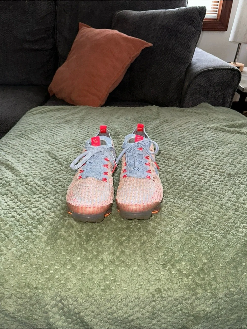 Nike Women’s Air Vapor Max Size 9.5 !!!